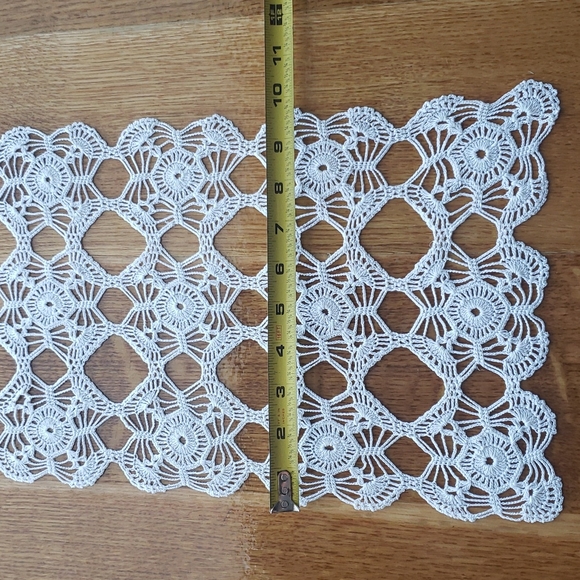 Handmade doili table decor 1 - Picture 3 of 4